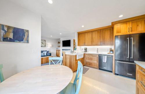 Seaside House | Your Dream Seaside Vacation Charming 2 BDR Home