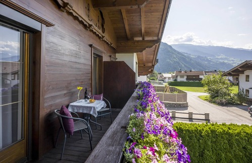Uderns Apartment | Your dream vacation in the Bergblick apartment in Uderns. You've come to the right place!