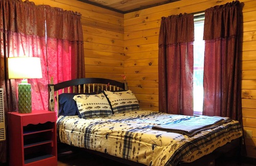 Newport Cottage | Your Escape! 100 acres of trails, lakefront, wildlife, & quiet!