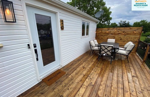 Pointe-du-Chene House | Your Family Beach Home/Sleeps 7 * 5 Minute Walk to Parlee Beach and The Wharf!