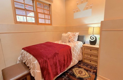 Lamy House | Your Family or Group Serenity Retreat Near Santa Fe include Private Sauna