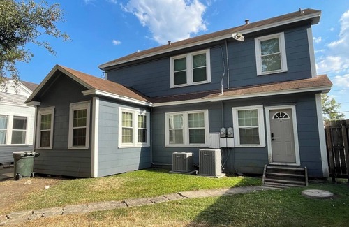 Oaks Historic District House | Your family will be close to everything when you stay at this centrally-located duplex next to St