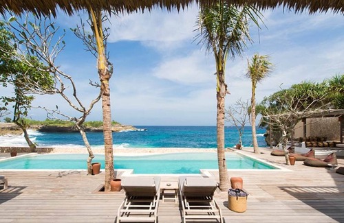 Mushroom Bay Villa | Your Family will love the Exclusive Balinese Service at Your Private Villa in Nusa Lembongan