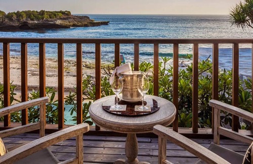 Mushroom Bay Villa | Your Family will love the Exclusive Balinese Service at Your Private Villa in Nusa Lembongan