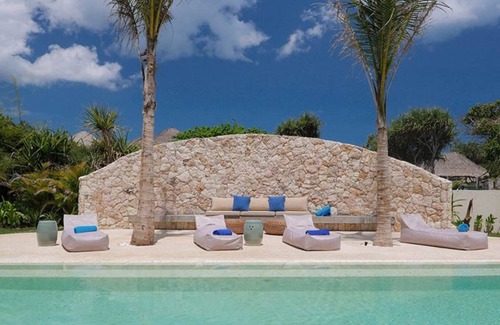 Mushroom Bay Villa | Your Family will love the Exclusive Balinese Service at Your Private Villa in Nusa Lembongan