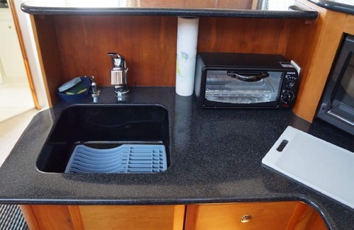 Charlestown Boat Rental | Your Floating Suite in Boston Harbor