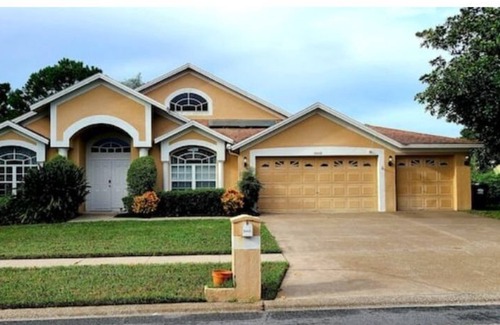 Boyette Springs House | Your Florida Oasis with an Int'l touch.nNow accepting Snowbird reservations!
