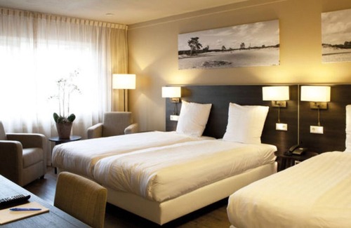 Bosgebied House | Your Gateway to Dutch Nature & City Life—Soest Hotel with Perks - 2 Units