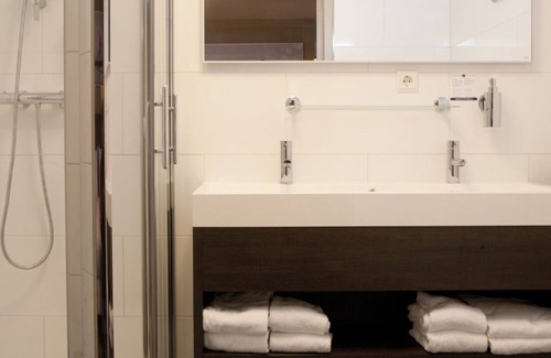 Bosgebied House | Your Gateway to Dutch Nature & City Life—Soest Hotel with Perks - 2 Units