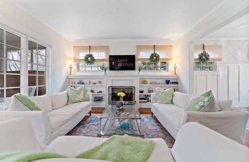 Wayzata House | Your Gateway to Lakeside Bliss and Urban Excitement in the heart of Downtown, Wayzata.