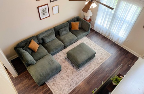Valdosta House | Your Getaway Spot, Cozy , Charming perfect to Relax and Unwind