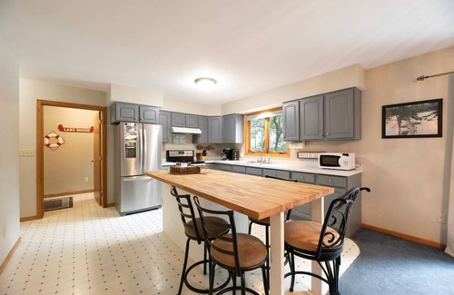 Spooner House | Your Great Escape Lake Home- Pet Friendly with Lake Access! Sleeps 10!