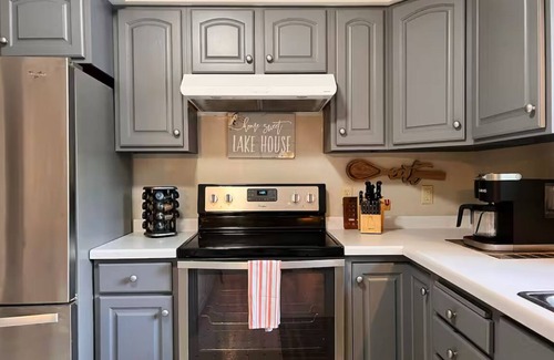 Spooner House | Your Great Escape Lake Home- Pet Friendly with Lake Access! Sleeps 10!