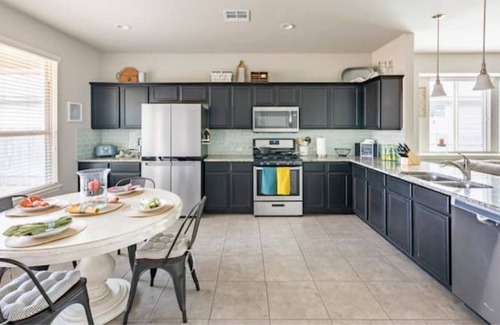 Kyle House | Your high-tech home away from home