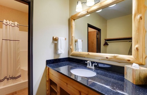Sioux City Hotel | Your Historic Oasis in Sioux: Rustic Rooms with Hot Breakfast | 2 Units