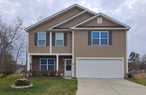 McLeansville House | Your home away from home just outside of Greensboro city limits, 5 mins from HWY