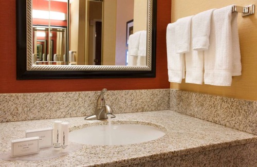 Las Vegas Hotel | Your Home Away From Home! 2 Convenient Units, Pool, Pets Allowed