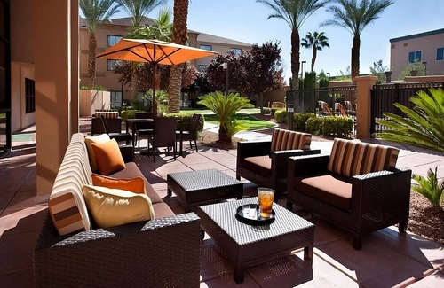 Las Vegas Hotel | Your Home Away From Home! 2 Convenient Units, Pool, Pets Allowed