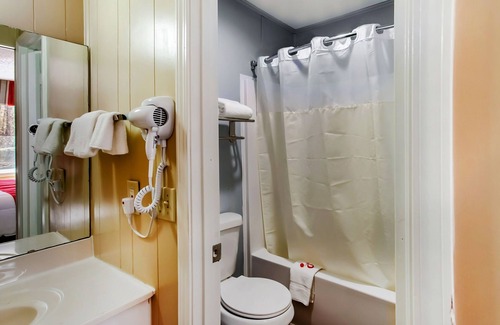 Ridgeland Hotel | Your Home Away From Home! 3 Great Units, Free Parking, Near Old House Plantation