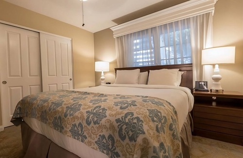 Del Mar Hotel | Your Home Away From Home! 2 Classy Units, Full Kitchen and Parking!