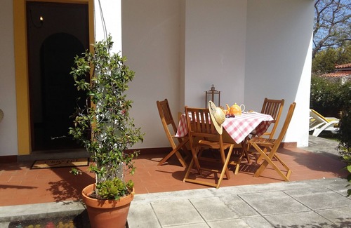 Imaculado Coracao de Maria Villa | Your home away from home - a large villa with garden - 5 mins from town center