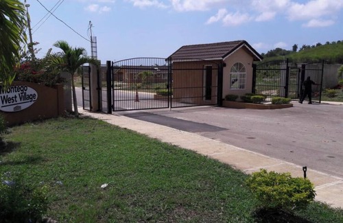 Montego Bay House | Your Home Away From Home
