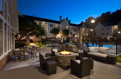 Alpharetta Hotel | Your Home Away From Home! Free Breakfast, Swimming Pool, Pet-friendly!