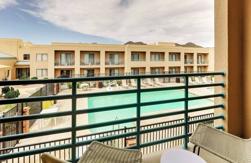 Mayo Clinic Hotel | Your Home Away From Home! Short Drive to OdySea Aquarium, Pets are Allowed