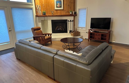 North Woodstock House | Your home away from home for the winter.