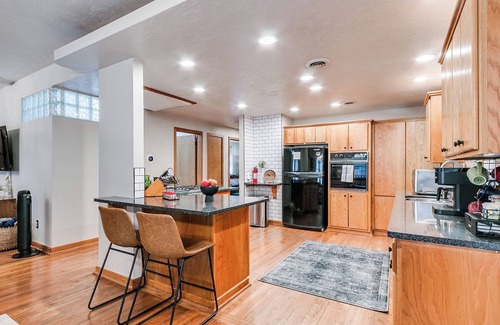 Norman House | yOUr Home Base - Close to OU & Downtown - Unbeatable Location