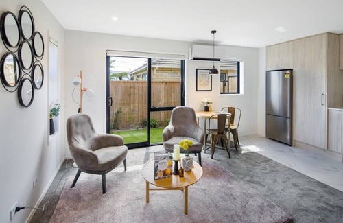 Lower Hutt House | Your Home for Night or a Month!
