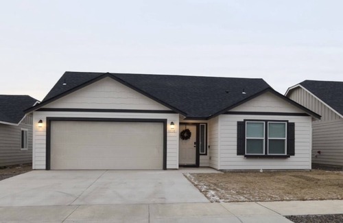 Stratford House | Your Home in Moses Lake!