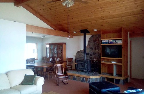 Weldon Cabin | Your home in the Kern River Valley