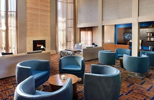 Las Vegas Hotel | Your Ideal Home Base for Exploring Vegas! Outdoor Pool & Whirlpool!