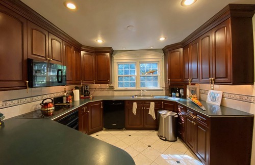 Charlotte House | Your Ideal Short-Term Stay in a Luxurious, Fully Furnished Executive Home