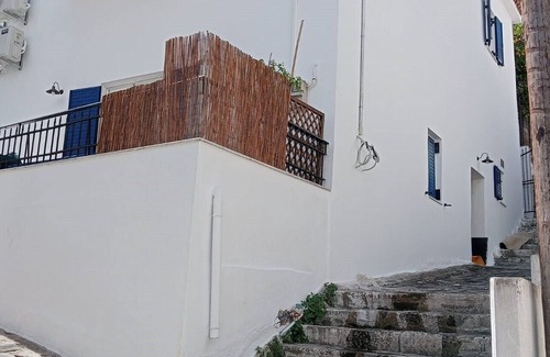 Koroni Apartment | Your Koroni Escape Starts Here: Central Apartment near Zaga Beach and Tavernasnn