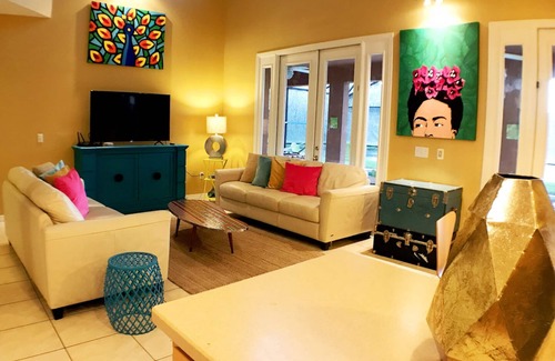 Indian Point Villa | Your Lake Front Hideaway in Paradise Hideaway in Paradise - 7BR Luxurious Villa