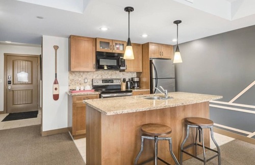 Dead Man's Flats Apartment | Your Lovely 3BR/2BA Condo at the Edge of Canmore