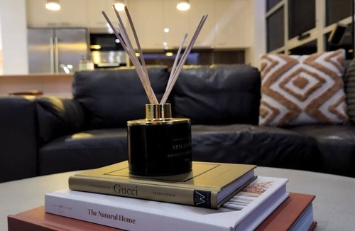 Wollongong CBD Apartment | Your Luxurious Wollongong Getaway! High end CBD apartment with city views