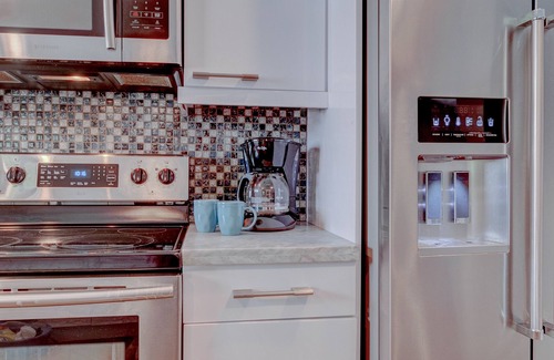 McNeil Estates House | Your Oasis Near the Las Vegas Strip: Vacation Rental with Pool and Hot Tub!