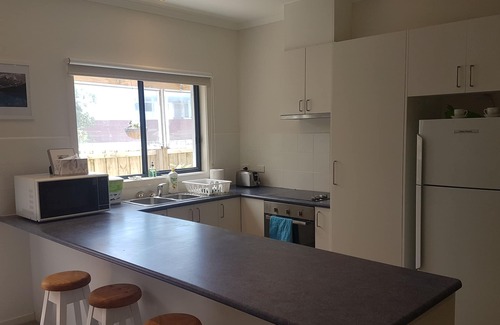 Wimbledon Heights House | Your Own Little Island Escape