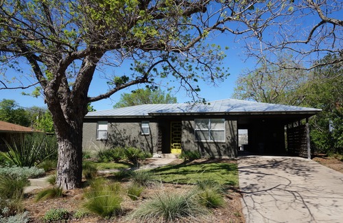 Fredericksburg House | Your Own Nest in Fredericksburg - Only 4 Blocks from Main