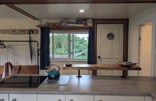Langley Cottage | Your own private cottage on the mighty Fraser River!