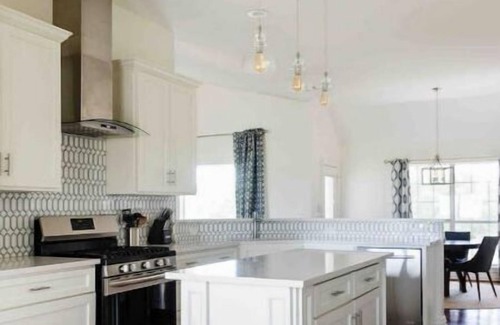 Van Alstyne House | Your own Private Farmhouse on Stunning Horse Ranch