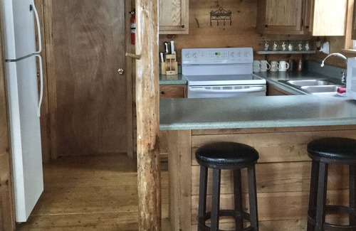 Muddy Pond Cabin | Your Own Private Lake ~ Secluded Cabin In The Woods ~ Romantic Retreat!