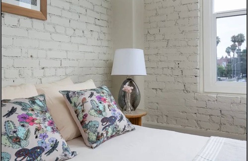 Westlake Apartment | Your Own Space in DTLA!