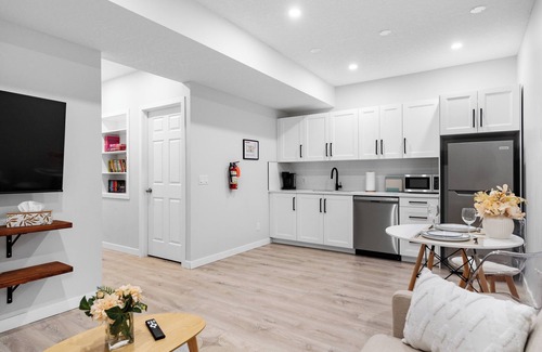 Southeast Calgary House | Your Perfect Calgary Stay - 1-Bedroom Suite | Full Kitchenette + Laundry + Desk