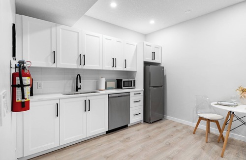 Southeast Calgary House | Your Perfect Calgary Stay - 1-Bedroom Suite | Full Kitchenette + Laundry + Desk