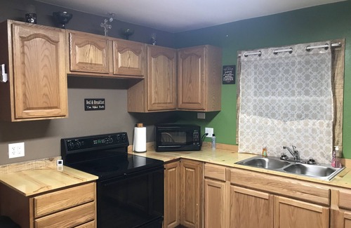 Waynesville Cabin | Your perfect family getaway to the mountains! Country cabin with Wi-Fi.