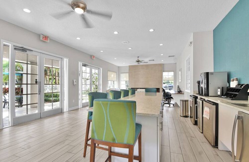 Century Village Apartment | Your Perfect Getaway | Pool | GYM | Free Parking